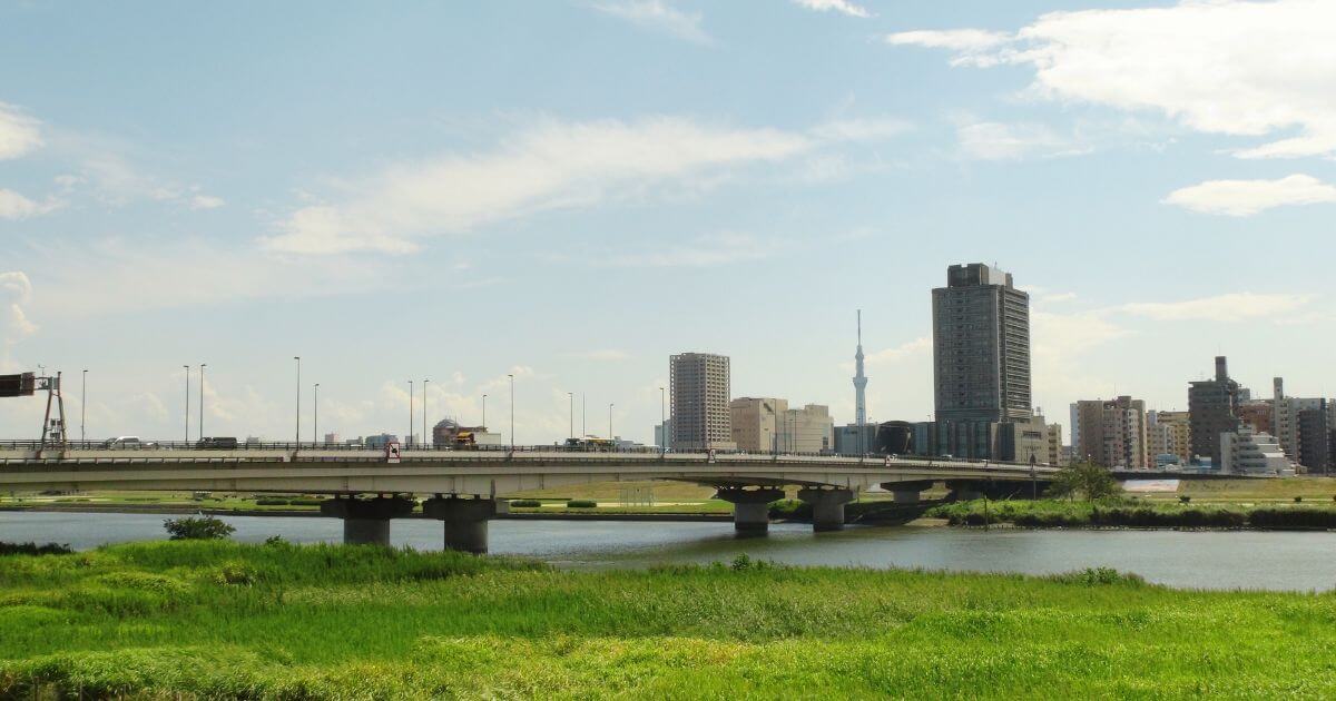 足立区荒川河川敷風景