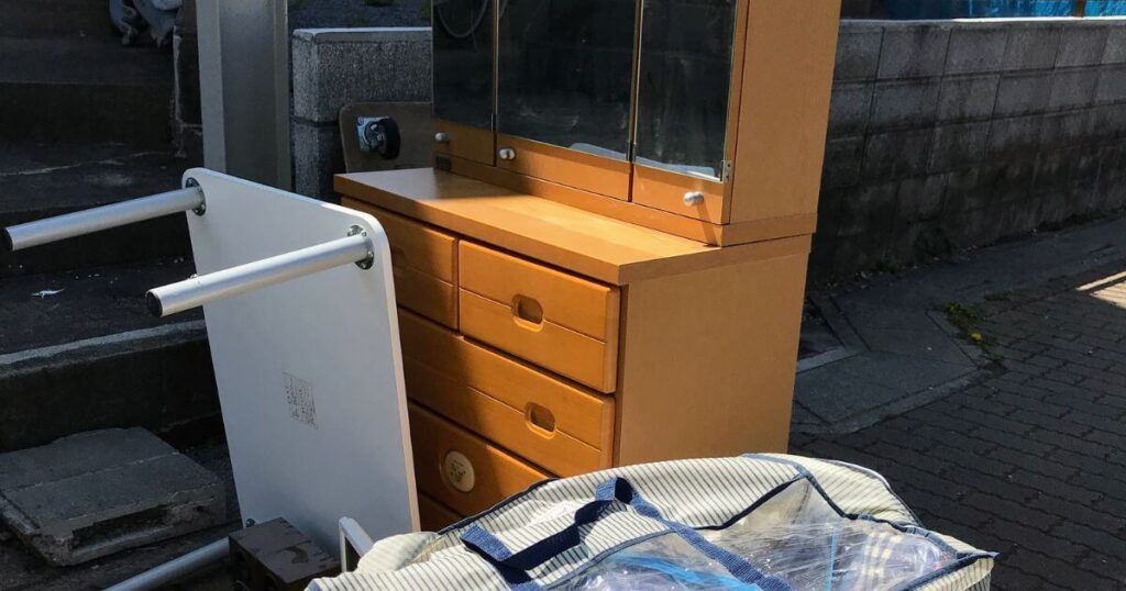 【草加市】お部屋の片付け・整理、断捨離に伴う家具の不用品回収事例（春日部リユース）
